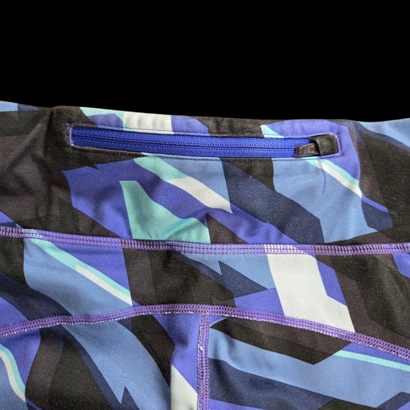 Nike Blue and Black Patterned 3/4 Leggings Size XS - Picture 7 of 7